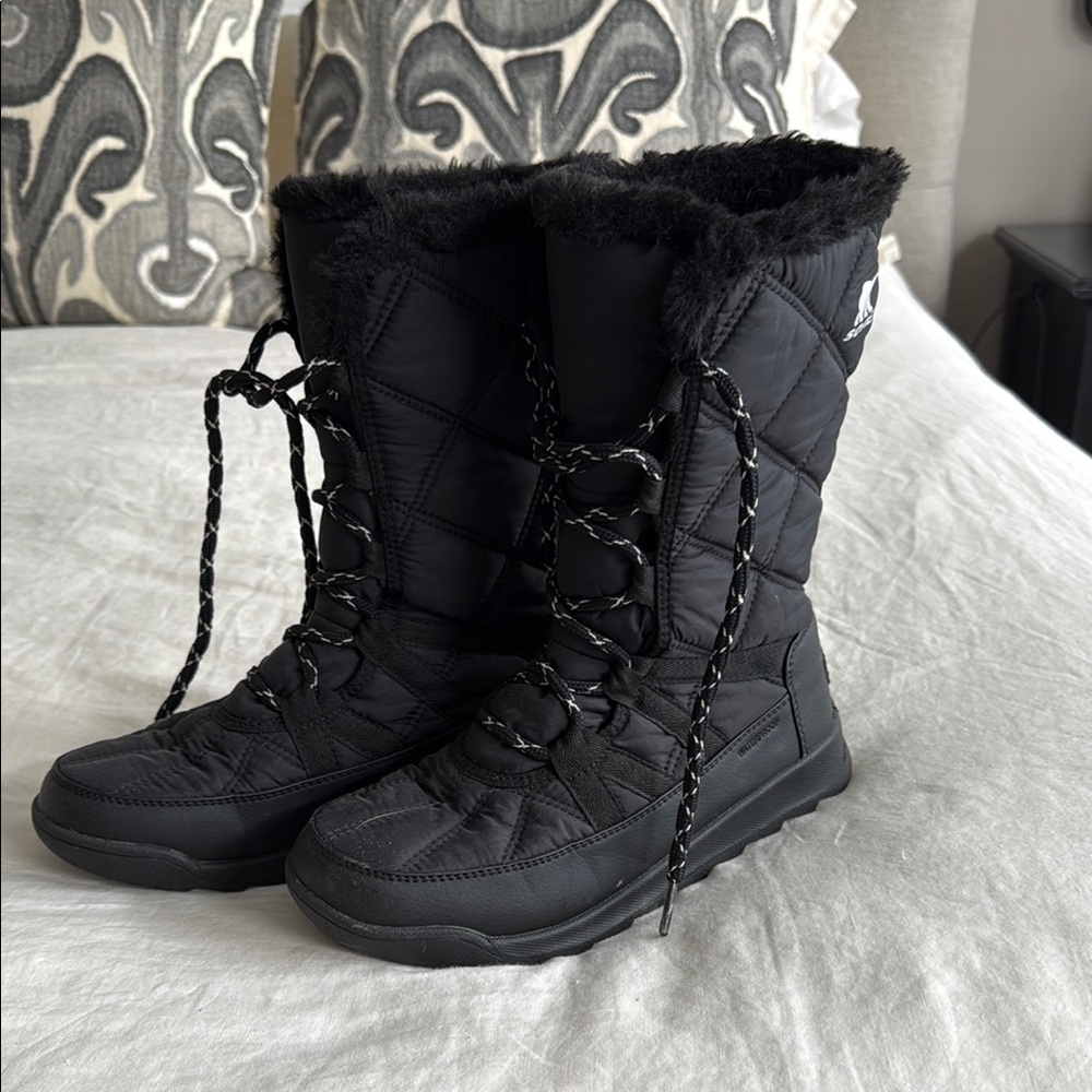 Sorel Black Winter Rain Boots Lace-Up Design